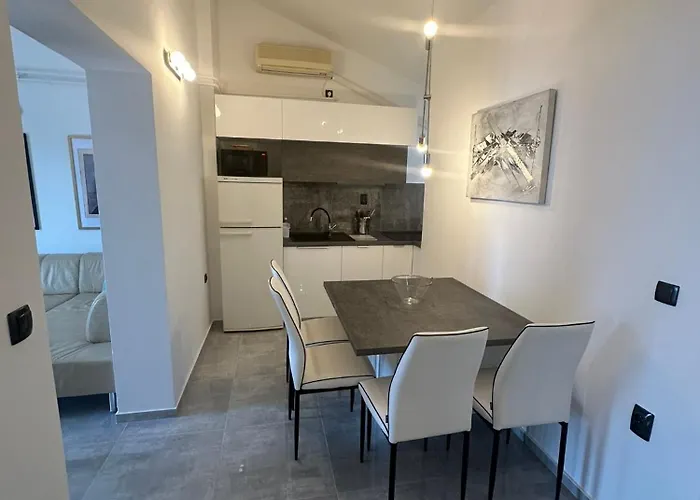 Apartman Gubic By El-pi Tours Njivice