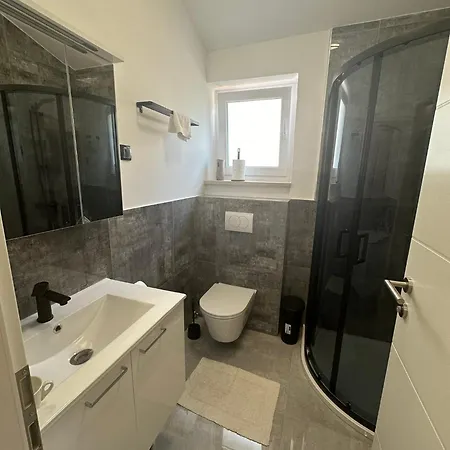 Gubic By El-pi Tours Apartman *
